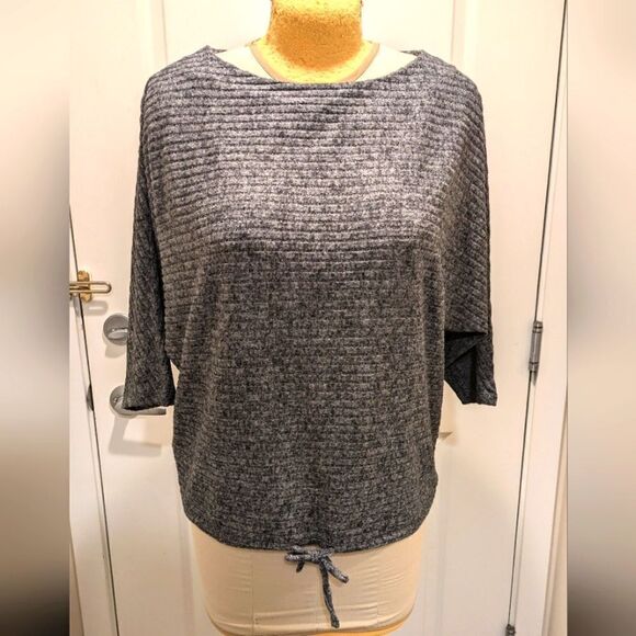 3/$30 NWT Reitmans XXL Batwing Sleeve Tie Bottom Knit Sweater - Picture 1 of 10